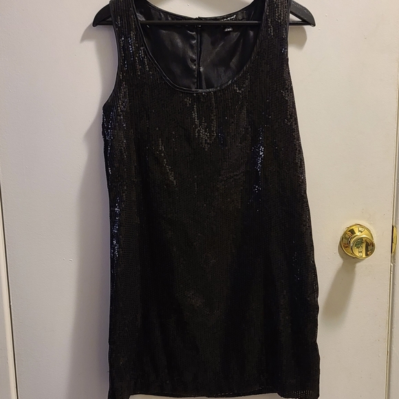 ⚡2/$25-Sequin shift dress - Picture 3 of 14